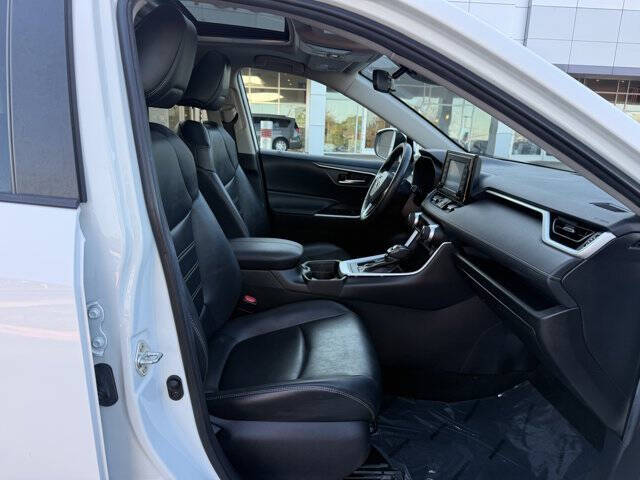 2020 Toyota RAV4 XLE Premium