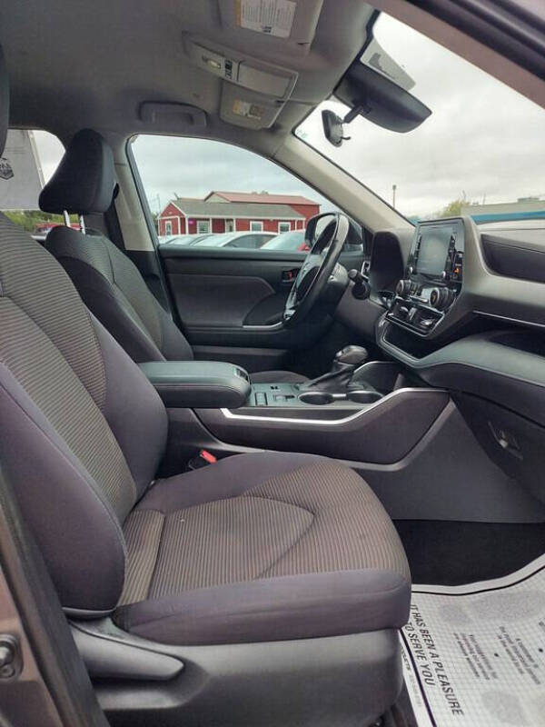 2021 Toyota Highlander LE