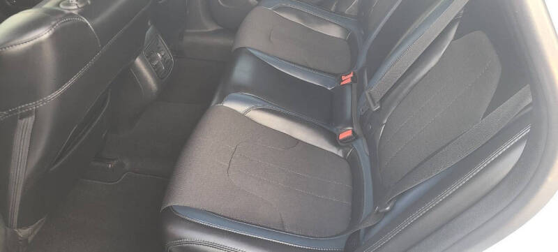 2016 Chrysler 200 S