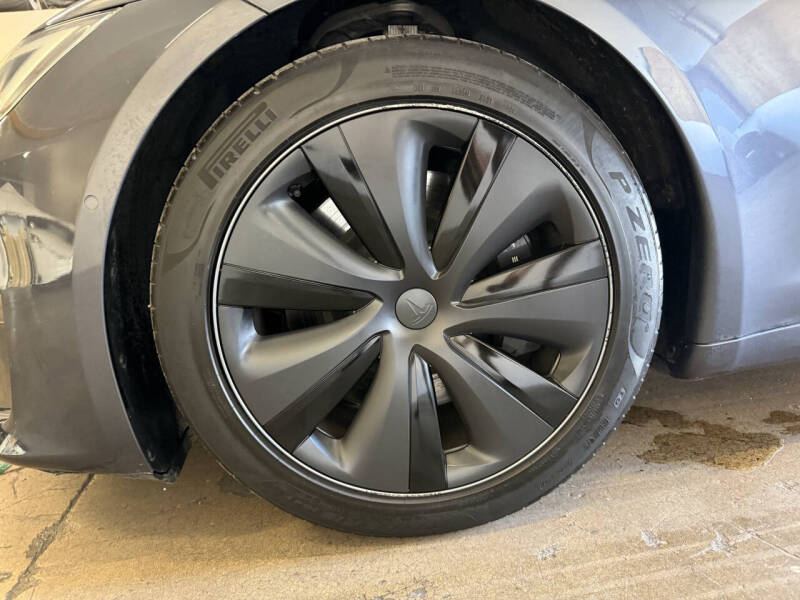 2022 Tesla Model S Plaid