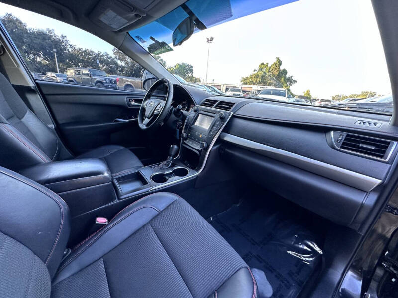 2017 Toyota Camry SE