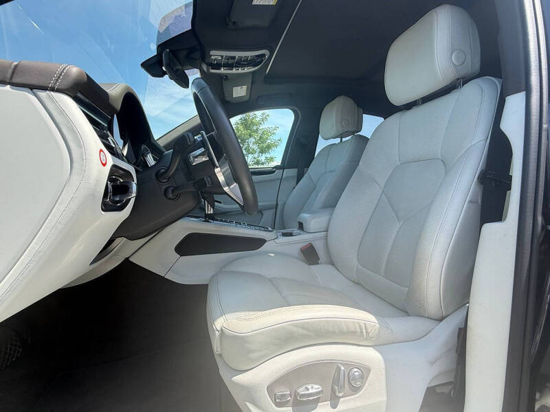 2020 Porsche Macan S