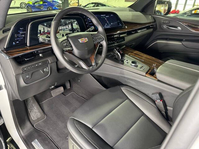2024 Cadillac Escalade ESV Luxury