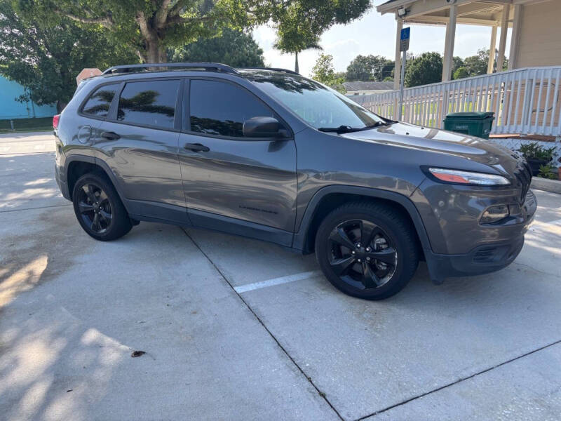 2017 Jeep Cherokee Sport
