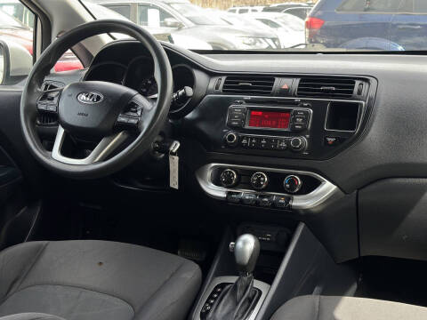 2015 Kia Rio 5-Door LX