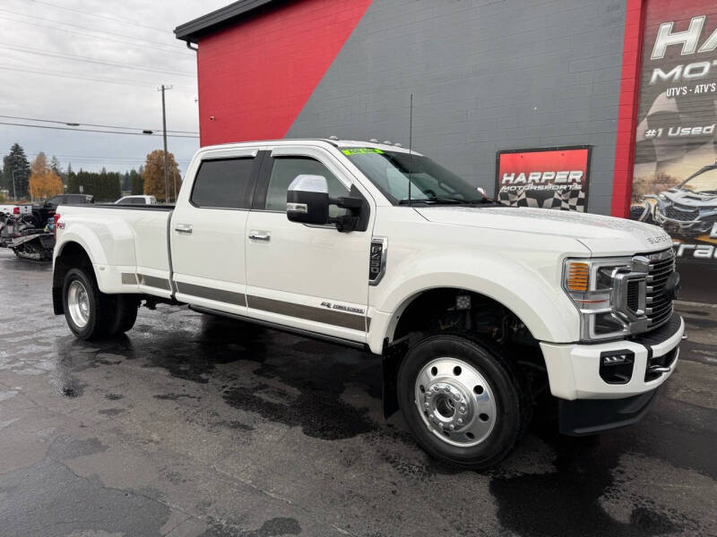 2022 Ford F-450 Super Duty Platinum's photo