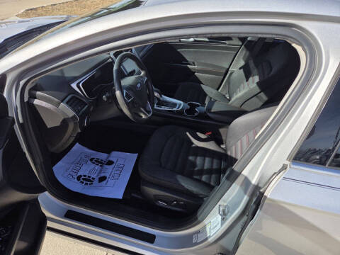2016 Ford Fusion SE