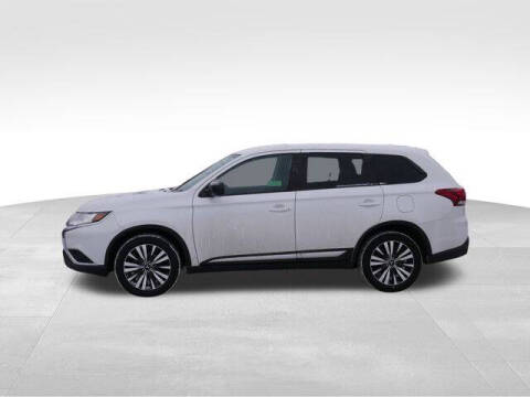 2020 Mitsubishi Outlander ES