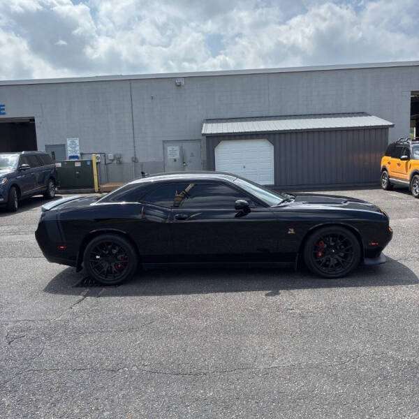 2015 Dodge Challenger R/T Scat Pack Shaker