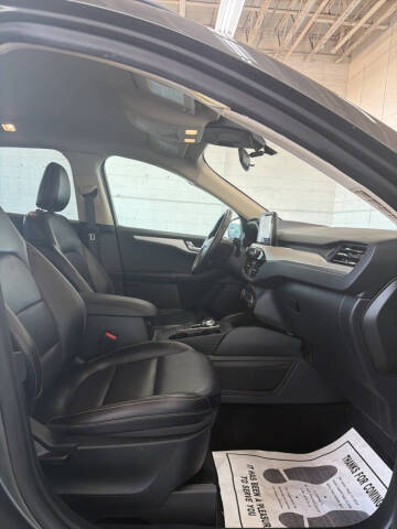 2020 Ford Escape SEL