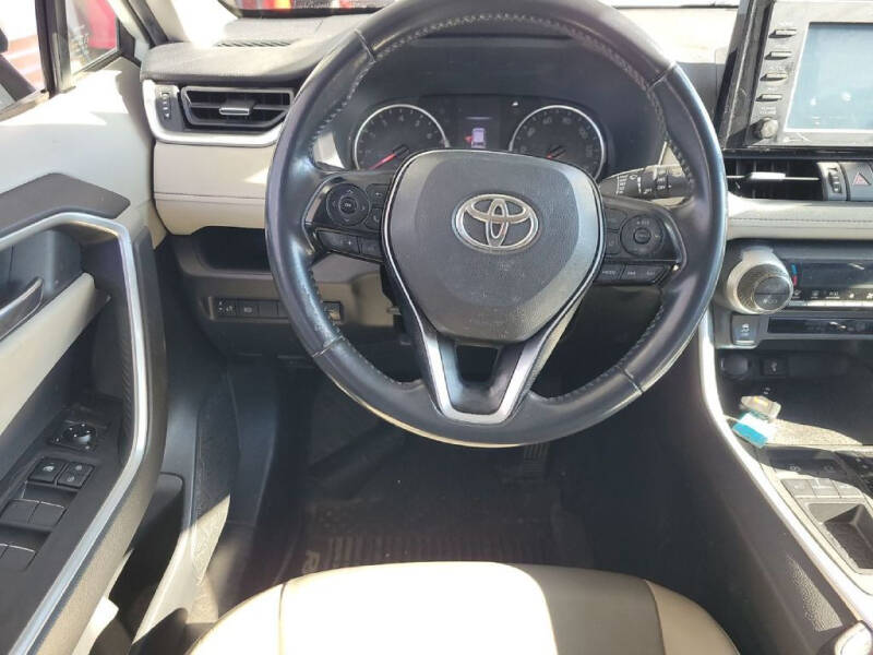 2020 Toyota RAV4 XLE Premium