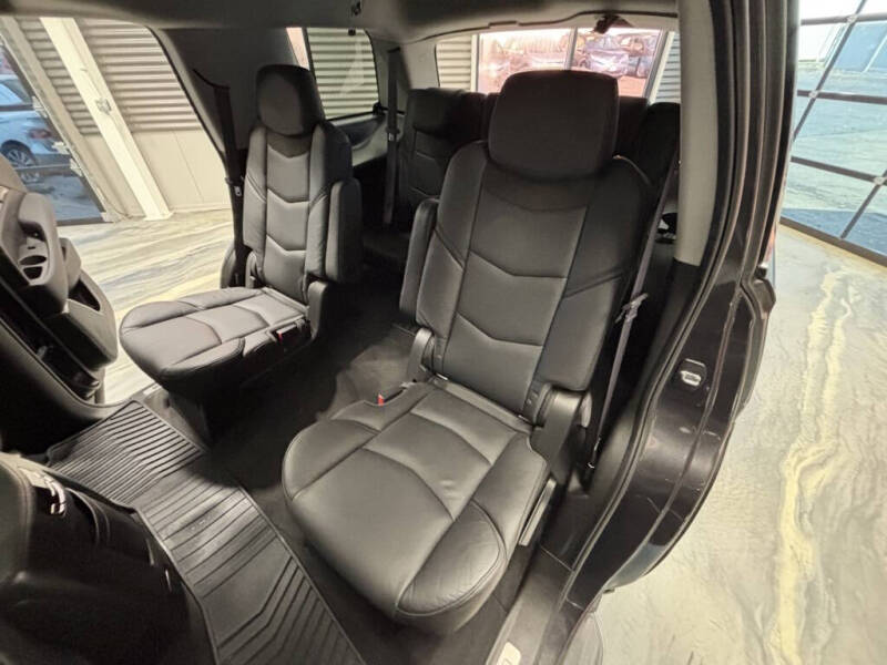 2016 Cadillac Escalade Luxury Collection