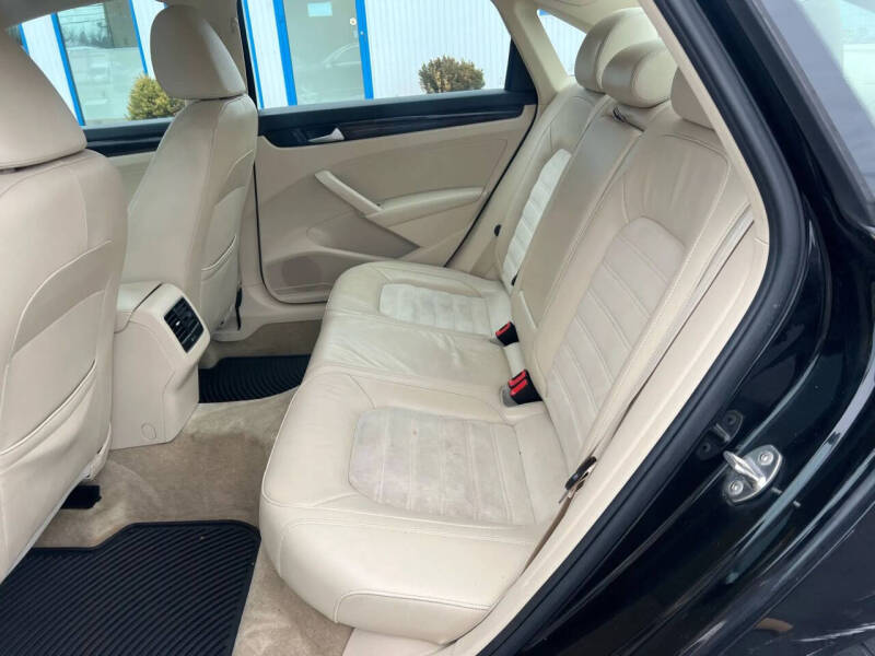 2015 Volkswagen Passat 1.8T SEL Premium