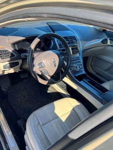 2017 Lincoln MKZ Select