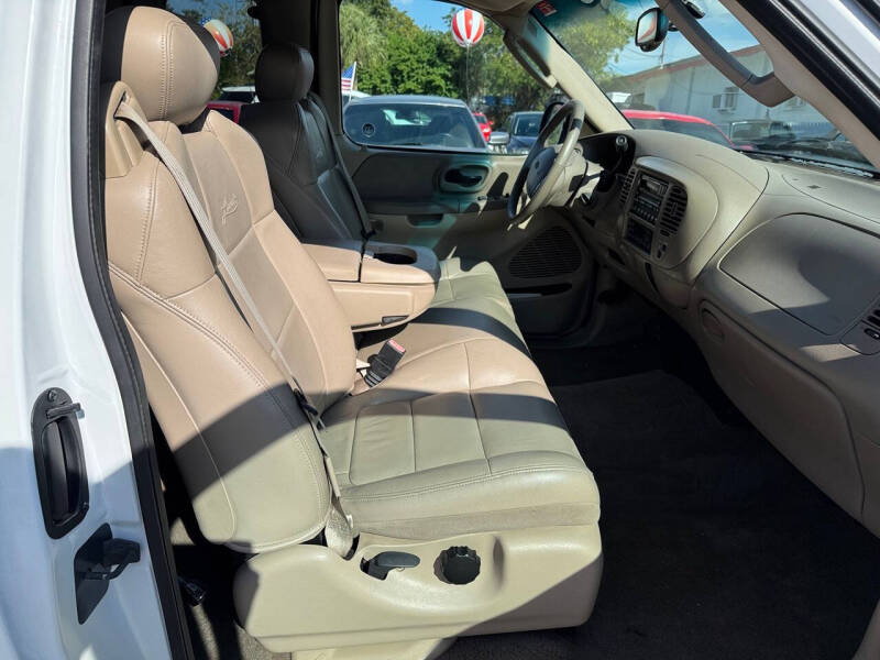 2002 Ford F-150 Lariat