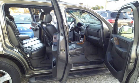 2006 Nissan Pathfinder LE