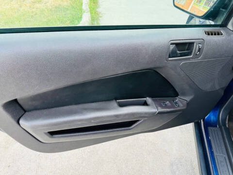 2012 Ford Mustang V6