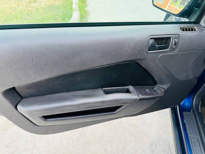 2012 Ford Mustang V6