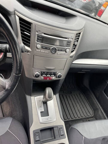 2010 Subaru Legacy 2.5i Premium