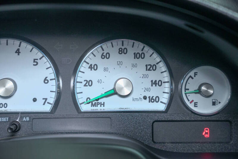 2004 Ford Thunderbird Deluxe