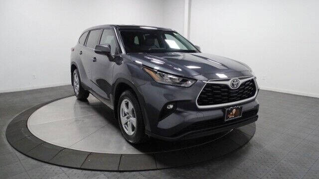 2022 Toyota Highlander LE