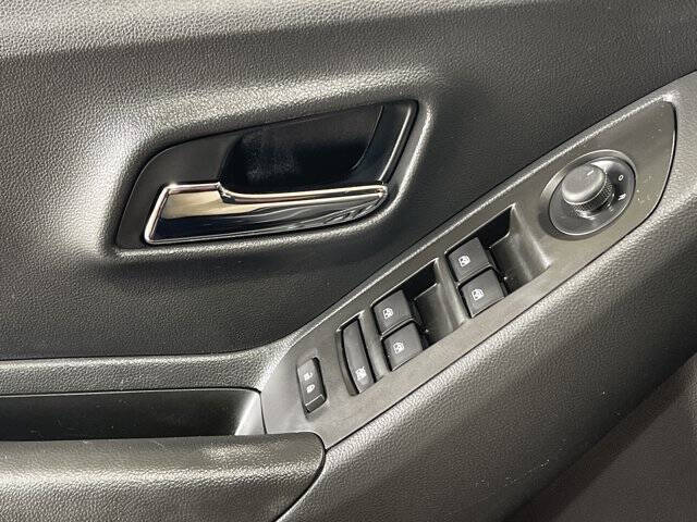 Dk. Red 2021 Chevrolet Trax LT AWD LT 4dr Crossover 29
