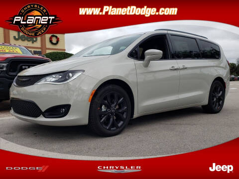 2020 Chrysler Pacifica for sale at PLANET DODGE CHRYSLER JEEP in Miami FL