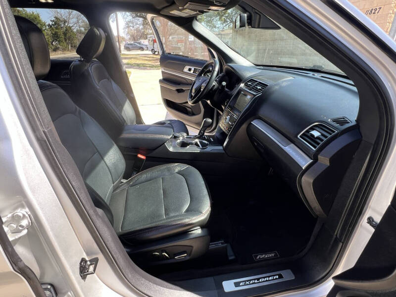 2018 Ford Explorer Sport