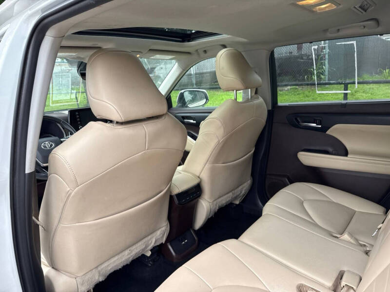 2021 Toyota Highlander XLE