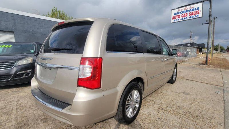 2013 Chrysler Town and Country Touring-L
