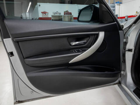 2012 BMW 3 Series 328i