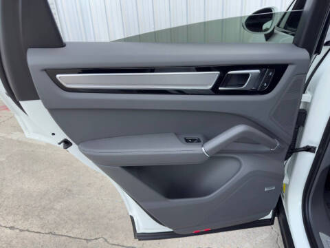 2023 Porsche Cayenne E-Hybrid Coupe