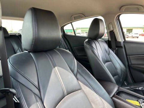 2018 Mazda MAZDA3 Touring