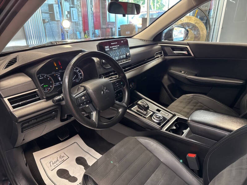 2024 Mitsubishi Outlander SE