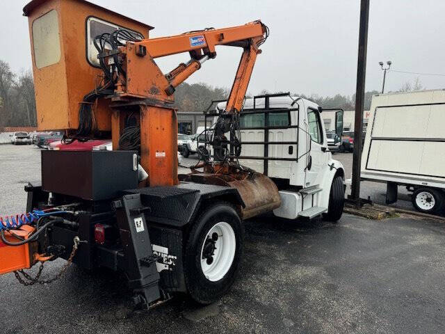 2007 Freightliner M2 106