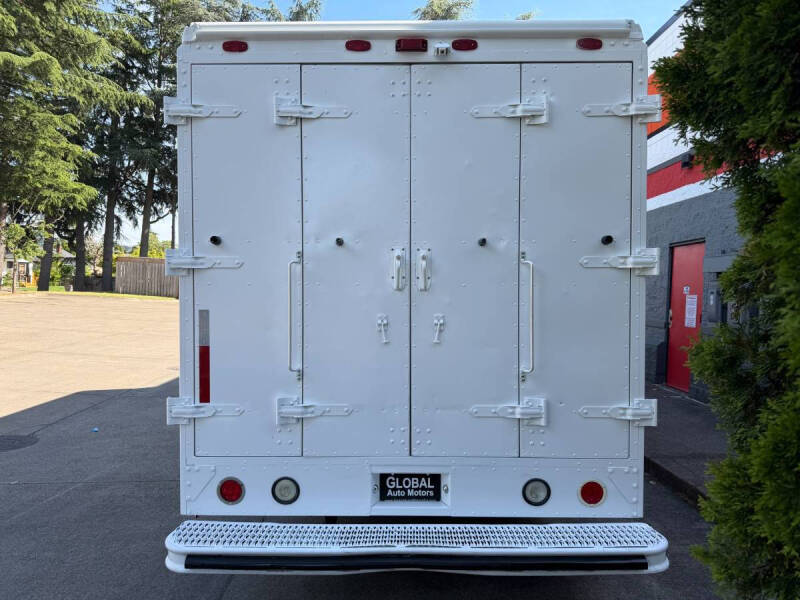 2005 Freightliner MT45 Chassis