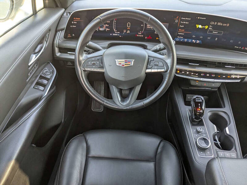 2024 Cadillac XT4 Premium Luxury