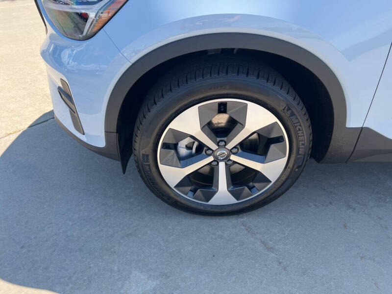 2026 Volvo XC40 B5 Core