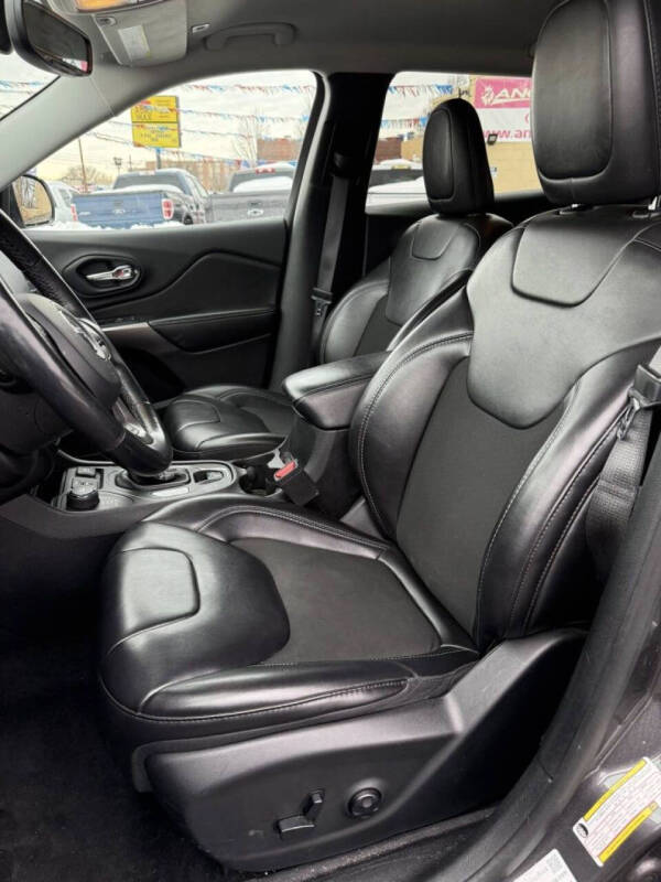 2019 Jeep Cherokee Latitude Plus