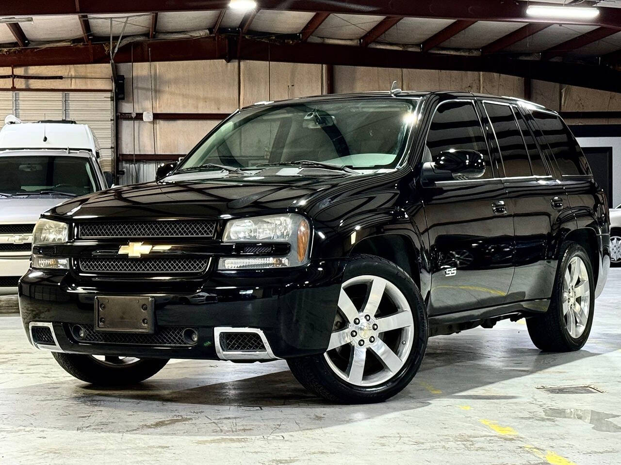 2008 Chevrolet TrailBlazer for sale at Carnival Car Company in Victoria, TX