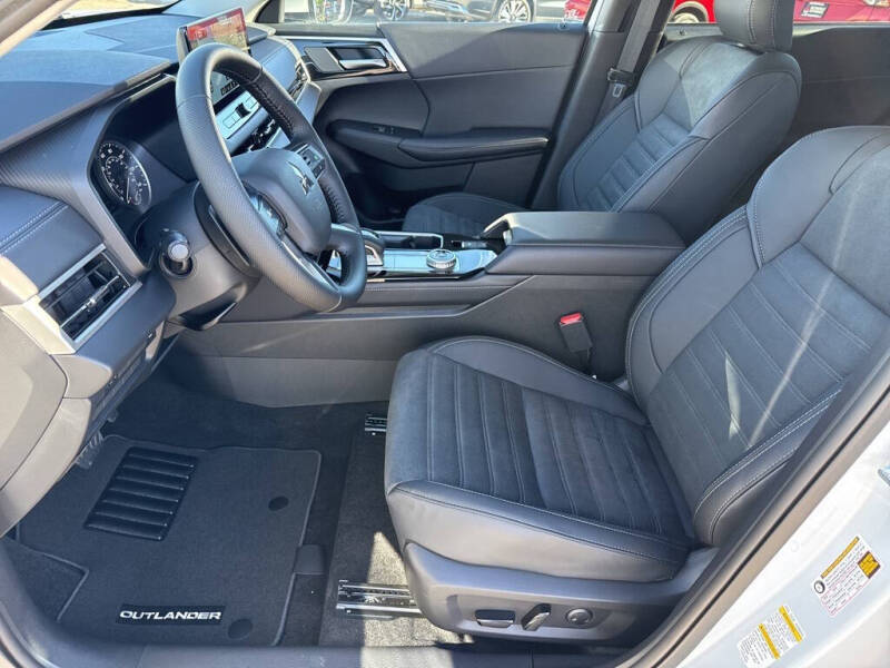 2025 Mitsubishi Outlander SE