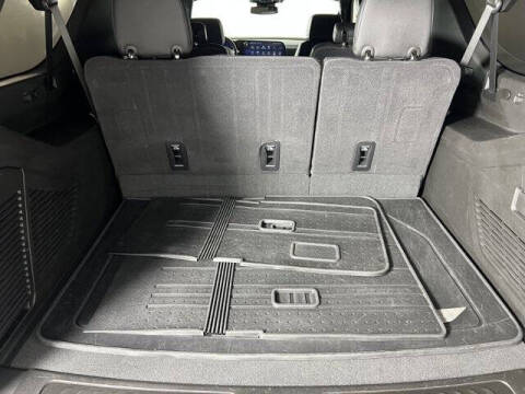 2025 Chevrolet Suburban LT