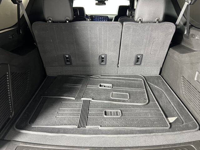 2025 Chevrolet Suburban LT