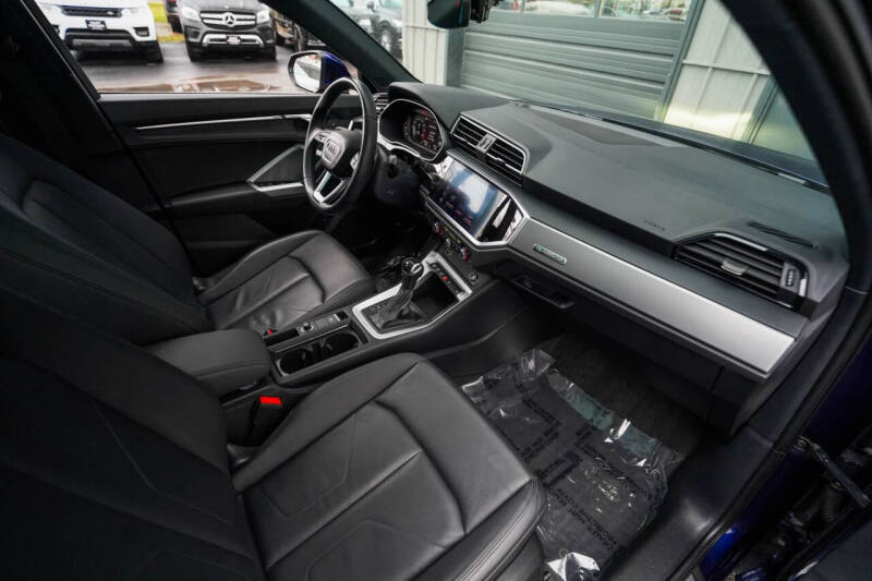 2022 Audi Q3 quattro S line Premium 45 TFSI