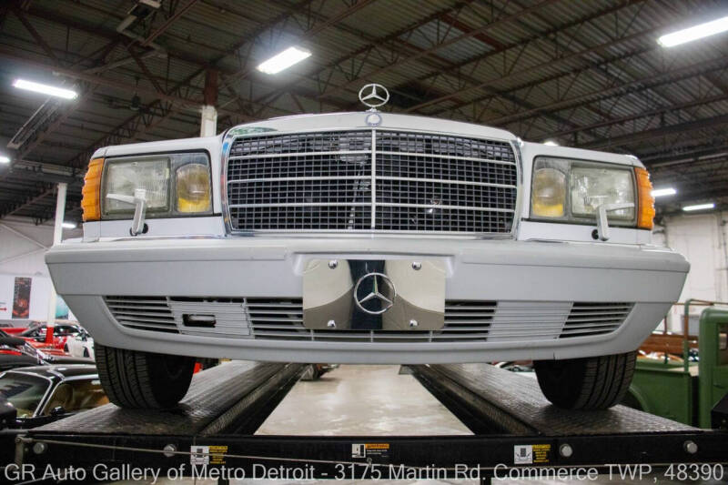 1991 Mercedes-Benz 560-Class 560 SEL