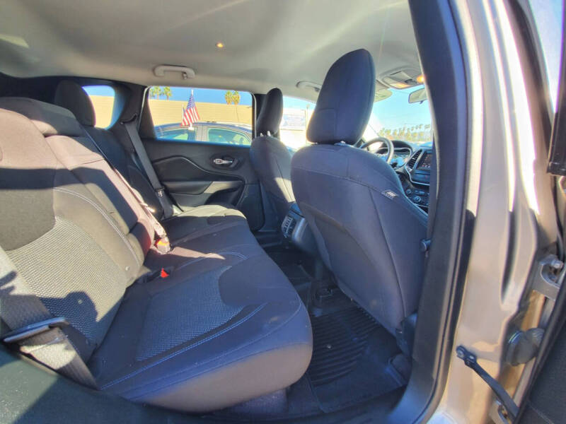 2019 Jeep Cherokee Latitude