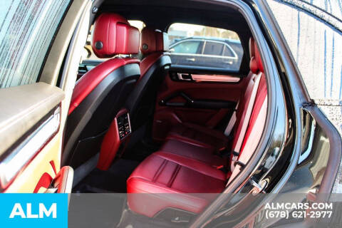 2023 Porsche Cayenne S Platinum Edition