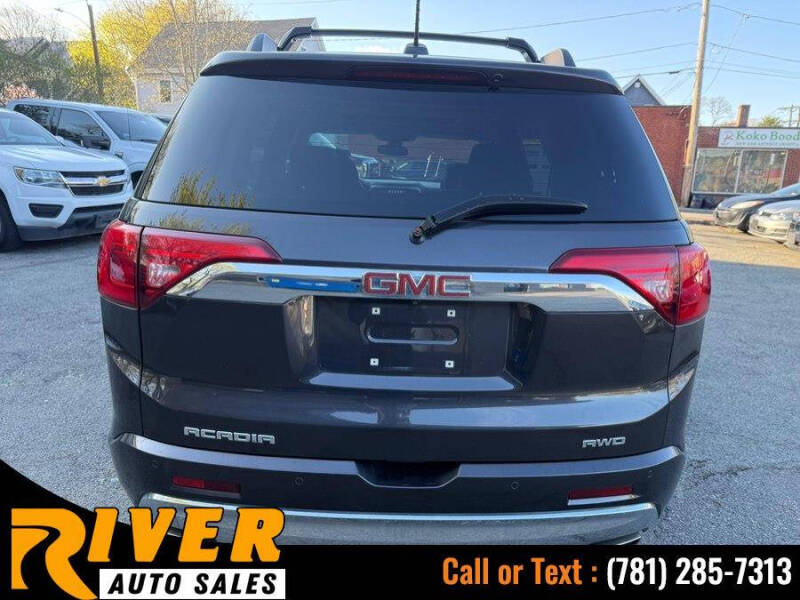 2017 GMC Acadia Denali