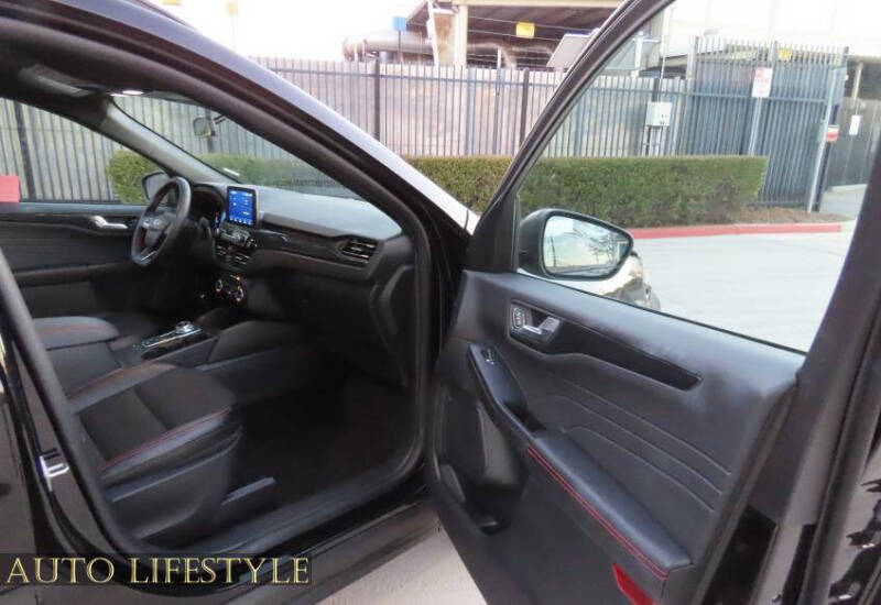 2025 Ford Escape ST-Line