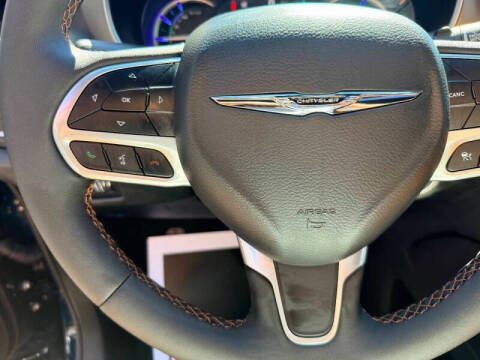 2025 Chrysler Pacifica Plug-In Hybrid Pinnacle